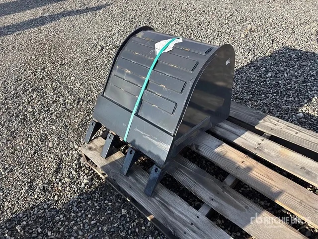 Bobcat 24 in Digging Excavator Bucket (Unused)