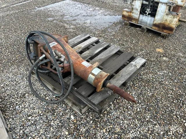 Bobcat HB880 Excavator Breaker - Fits Bobcat E35