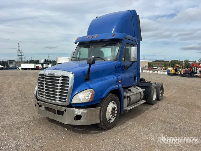 2012 Freightliner Cascadia 125 6x4 T/A Day Cab Truck Tractor