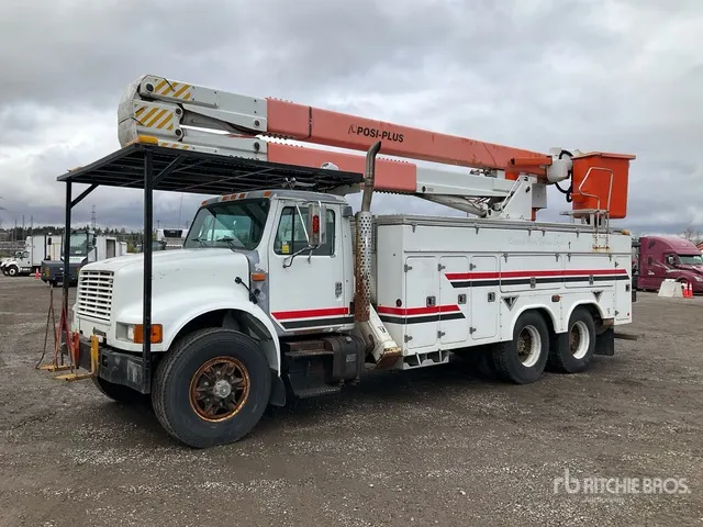 Posi-Plus 500-55-AM 68 ft on 2001 International 4900 6x4 Cable Placer Bucket Truck