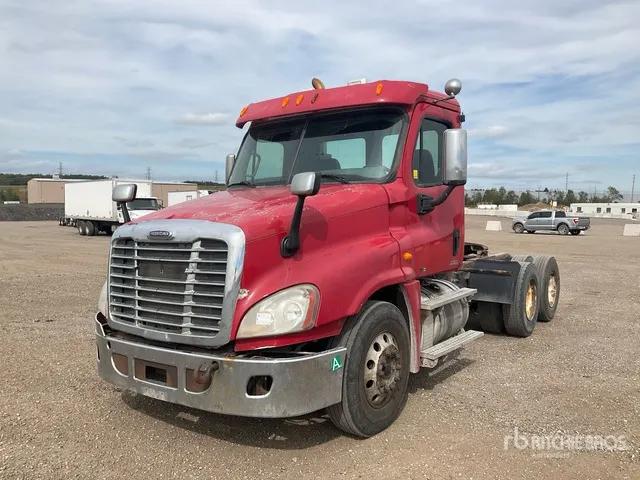 2012 Freightliner Cascadia 125 6x4 T/A Day Cab Truck Tractor
