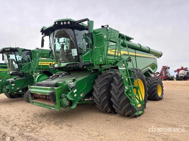 2023 John Deere X9 1100 4x4 Combine Harvester