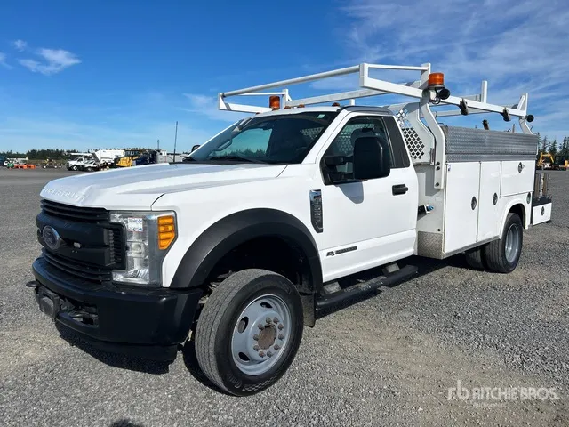 2017 Ford F-550 XL 4x2 Utility Truck