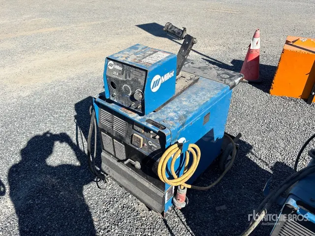 2015 Miller Electric 300 A MIG Electric Welder