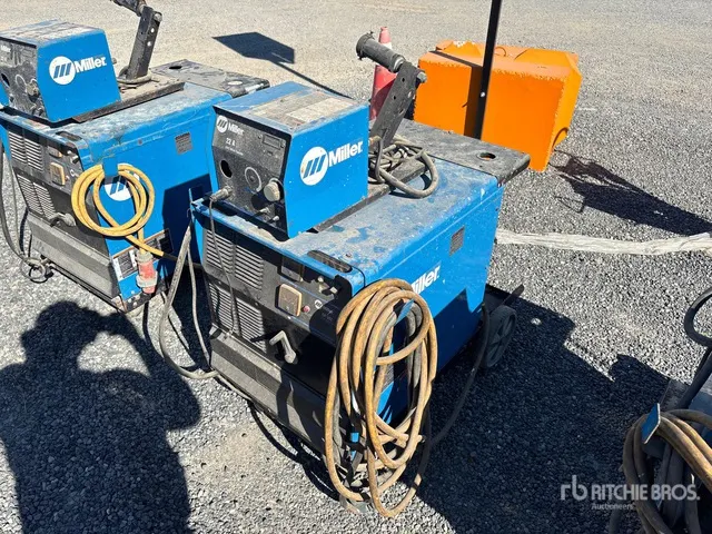 2015 Miller Electric 300 A MIG Electric Welder
