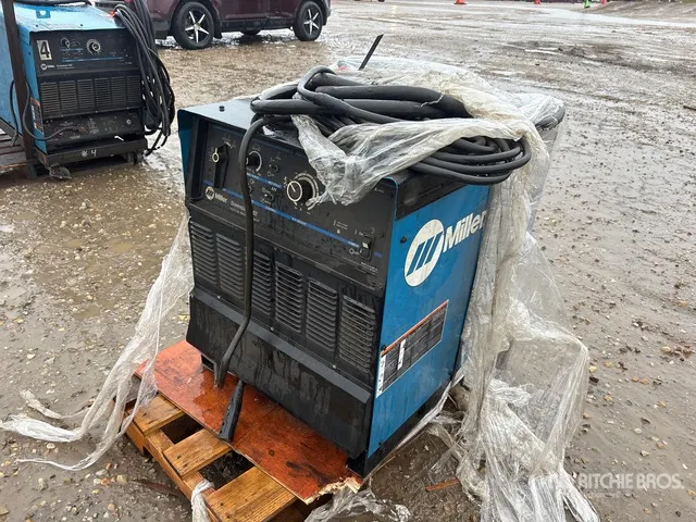 Miller Dimension 302 Electric Welder (Inoperable)