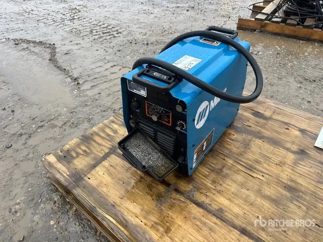 Miller XMT350 60 A Multi-Process Electric Welder (Inoperable)