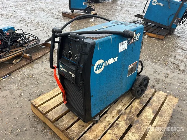 Miller Millermatic 252 48 A Mobile MIG Electric Welder (Inoperable)