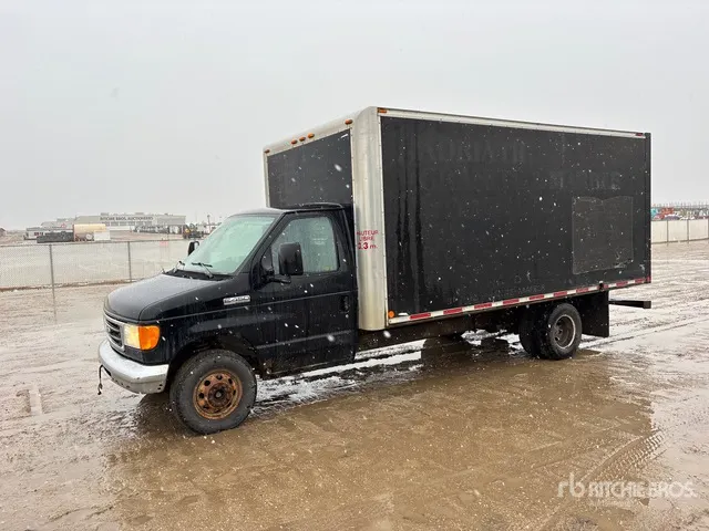 2006 Ford E450 4x2 Van Truck