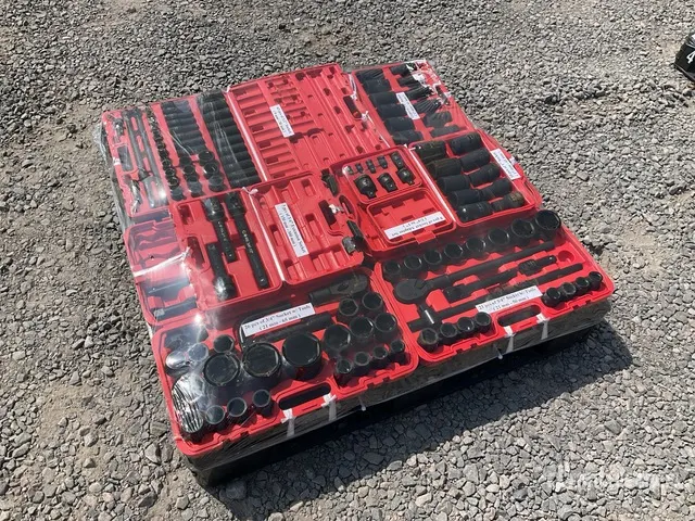 Quantity of (7) 2026 SSASET Lote de Dados y Adaptadores (Sin Usar) / Socket Set and Socket Adaptor Set (Unused)