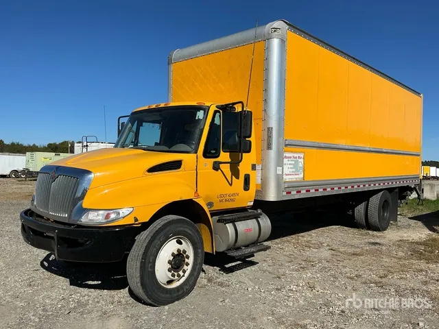 2018 International 4300 4x2 Van Truck