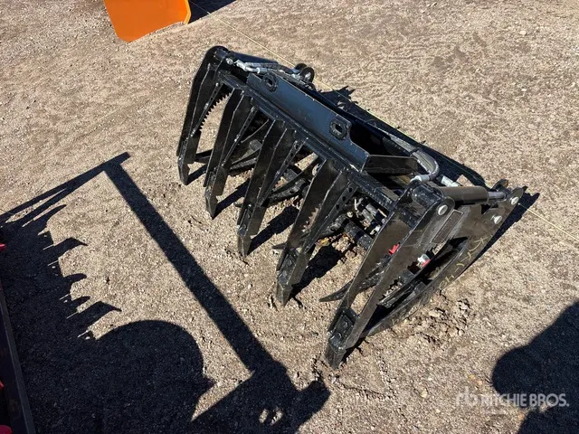 2026 GIYI GY-MCLG60 44 in Mini Skid Steer Grapple (Unused)
