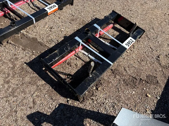 2026 GIYI GY-HF47 46 in Skid Steer Bale Spear (Unused)