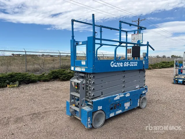 Genie GS-3232 Electric Scissor Lift (Inoperable)
