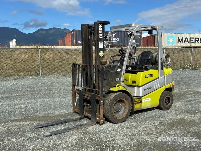 Clark C30 5825 lb Cushion Tire Forklift