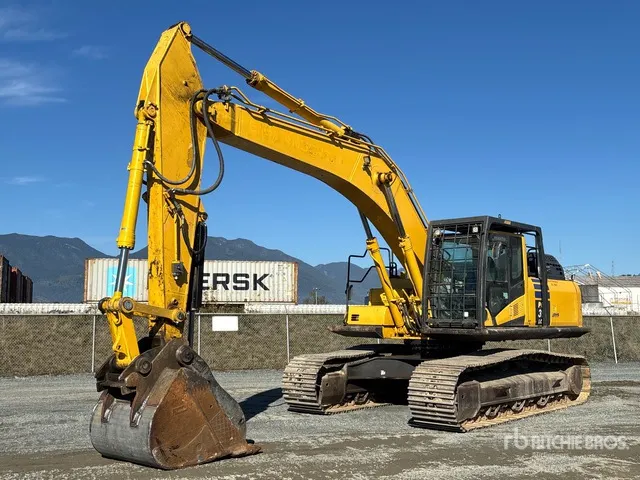 2019 Komatsu PC390-11 Tracked Excavator