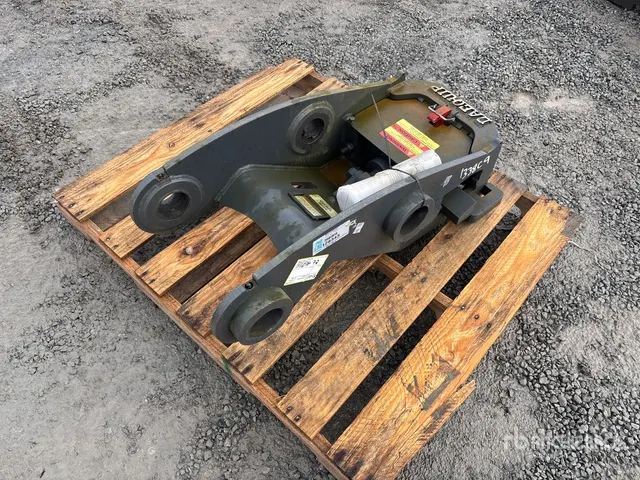 Daequip HE150 Excavator Coupler