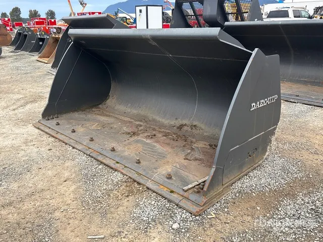 Daequip 122 in 5.5 cyd Wheel Loader Bucket