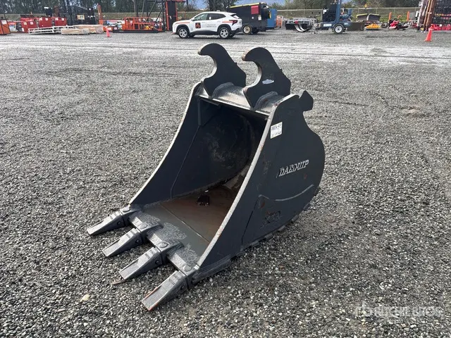 Daequip 32 in Digging Excavator Bucket