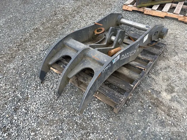 Daequip HE200 60 in Hydraulic Excavator Thumb