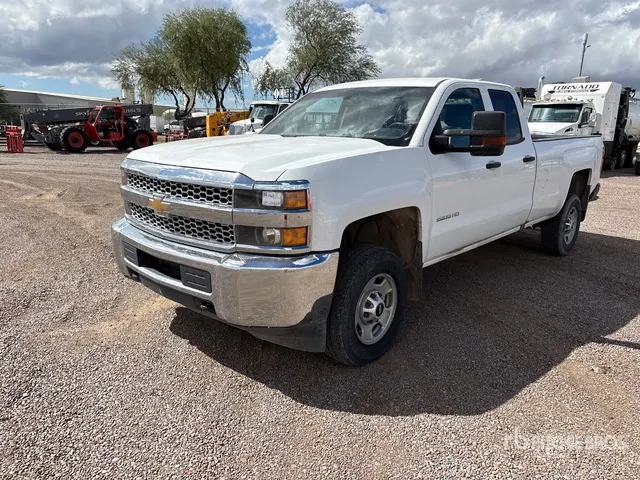 2019 Chevrolet Silverado 2500HD Custom 4x2 Extended Cab Pickup