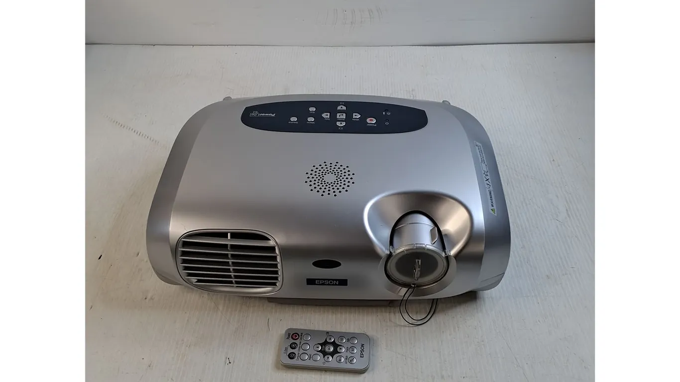 Epson PowerLite S1 Projector- No Power
