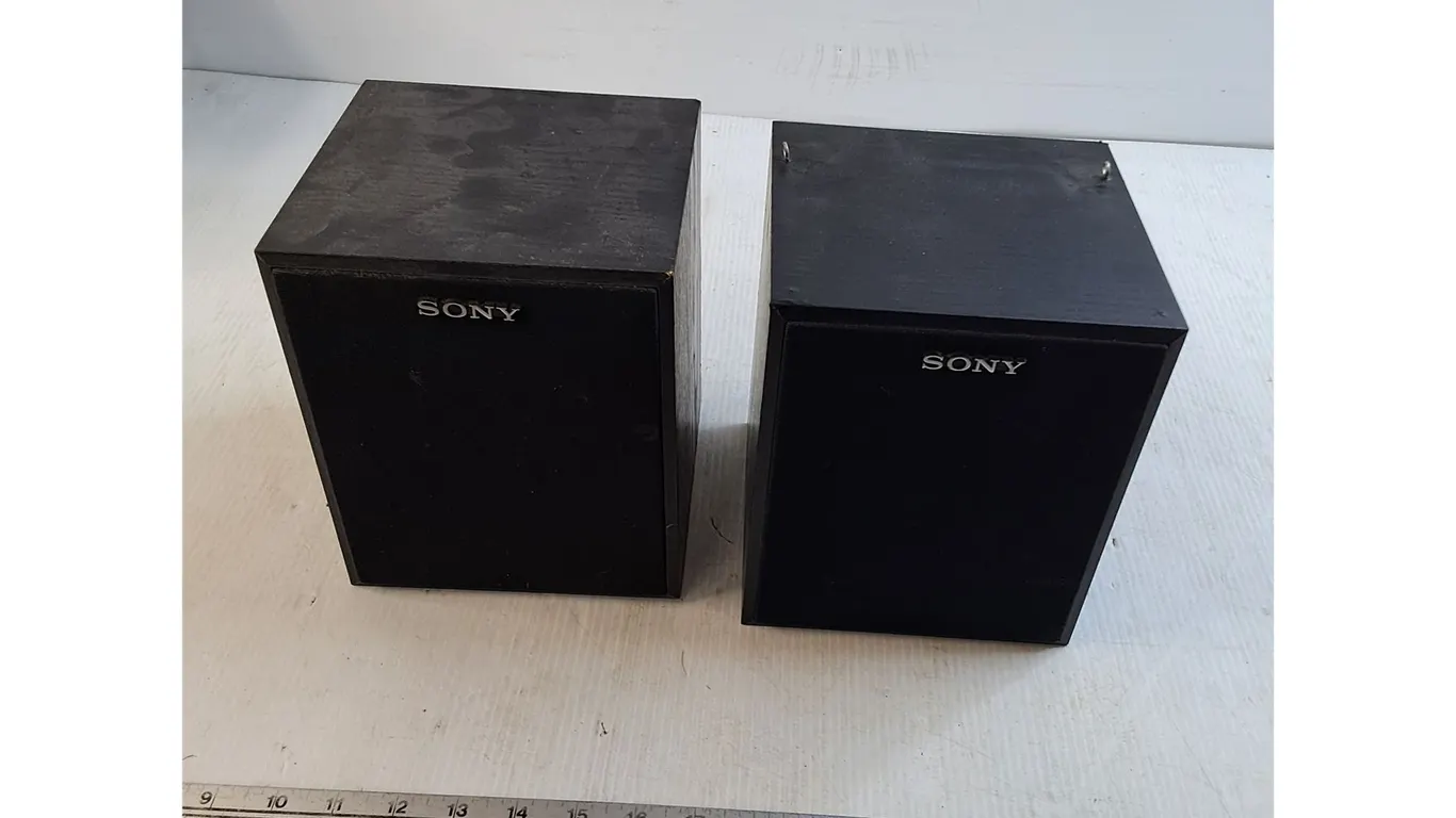 (2) Sony SS-C11AV Speakers - 6.5x8.6.5" - Untested - As Is