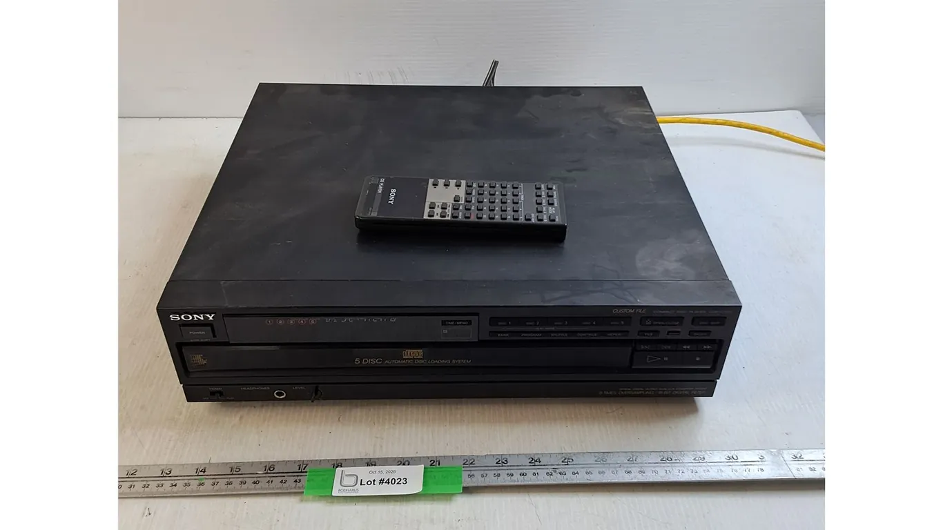 Sony (5) Disc Automatic Disc Loading System - Powers On