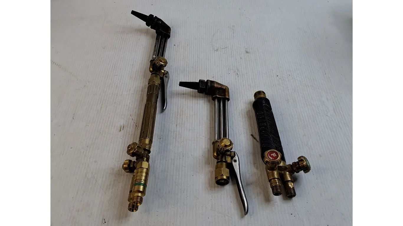 (1) Western Enterprises Oxy-Acetylyne Torch - (1) Victor Oxy-Acetylene Torch - Untested - As Is