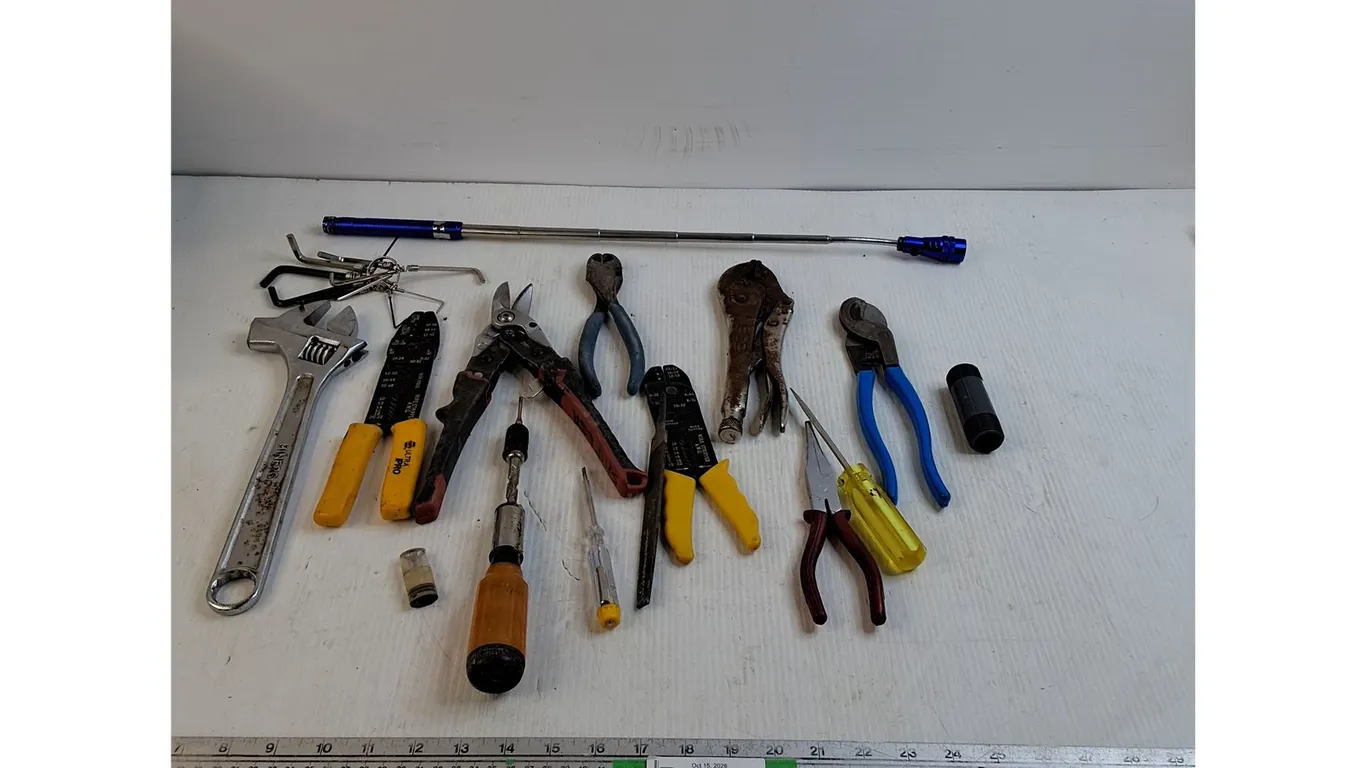 Various Handtools, Allen Wrench Set & Extendable Flashlight - As Is