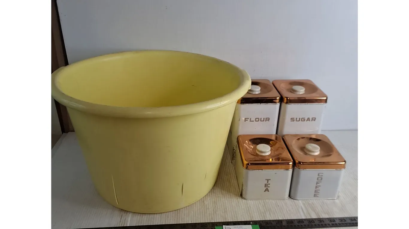 Set of 4 Kitchen Canisters w/Contents, Damaged 18" Laundry Tub, Pickup Only