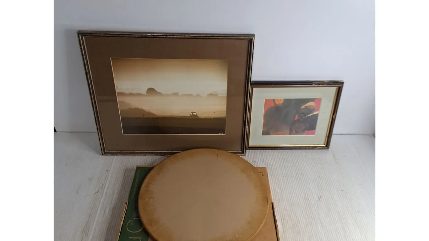 Pampered Chef 15" Round Stone Ovenware, Framed Wall Decor - Largest 19" x 17"
