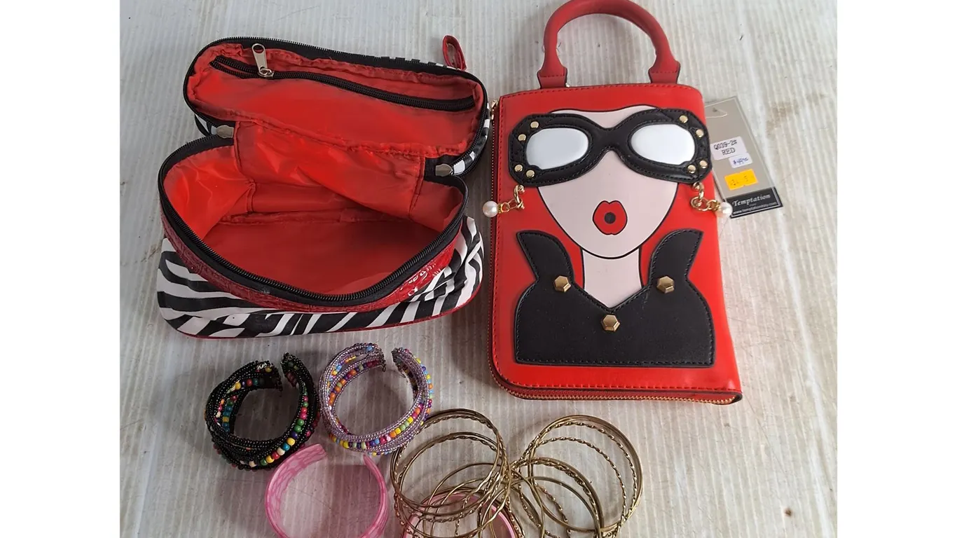 New Ladies Purse, Bracelets & Bangles, Amenity Bag