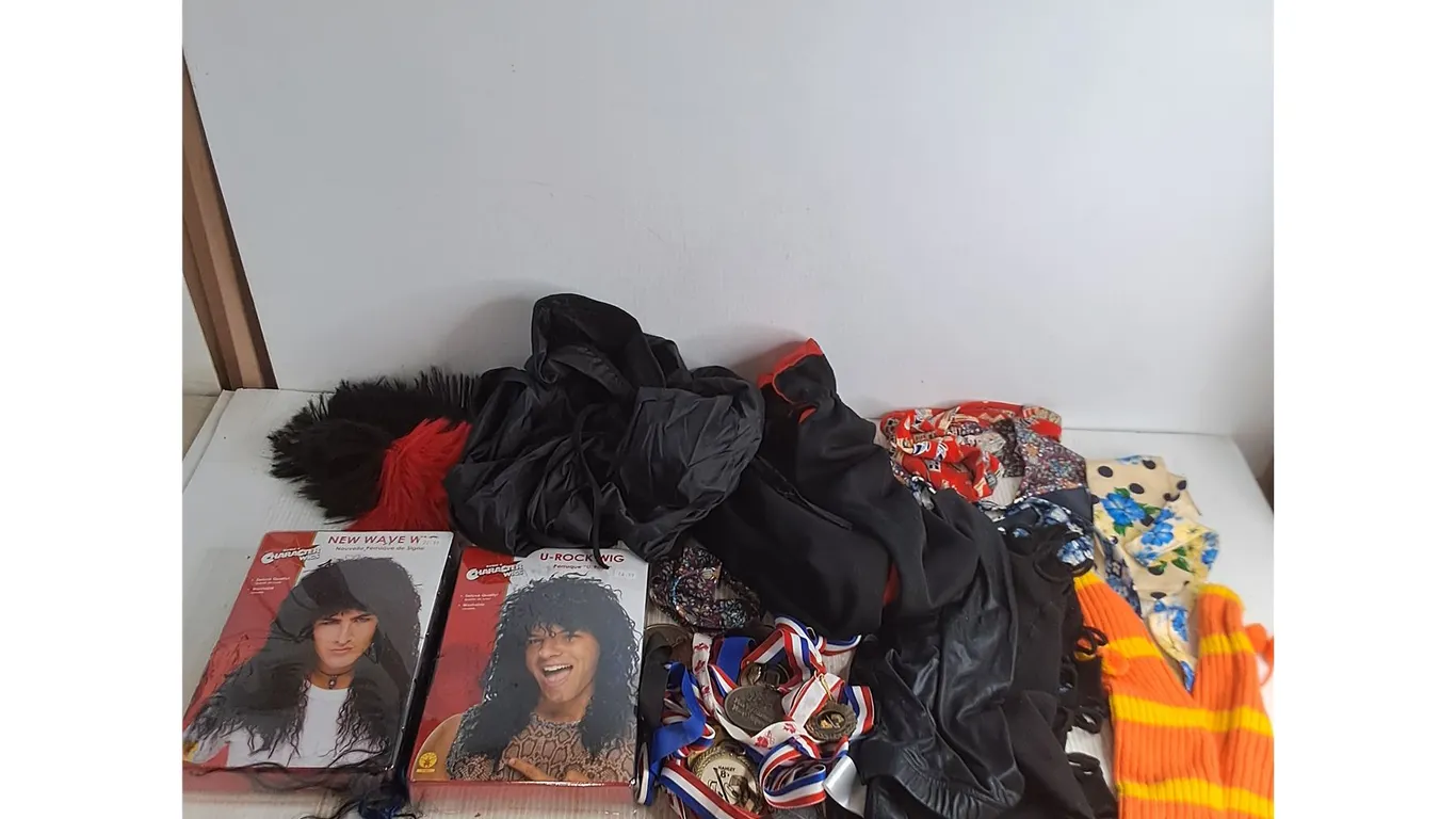 Costume Wigs & Capes, Girl's Leggings, Achievement Medals, Neck Ties