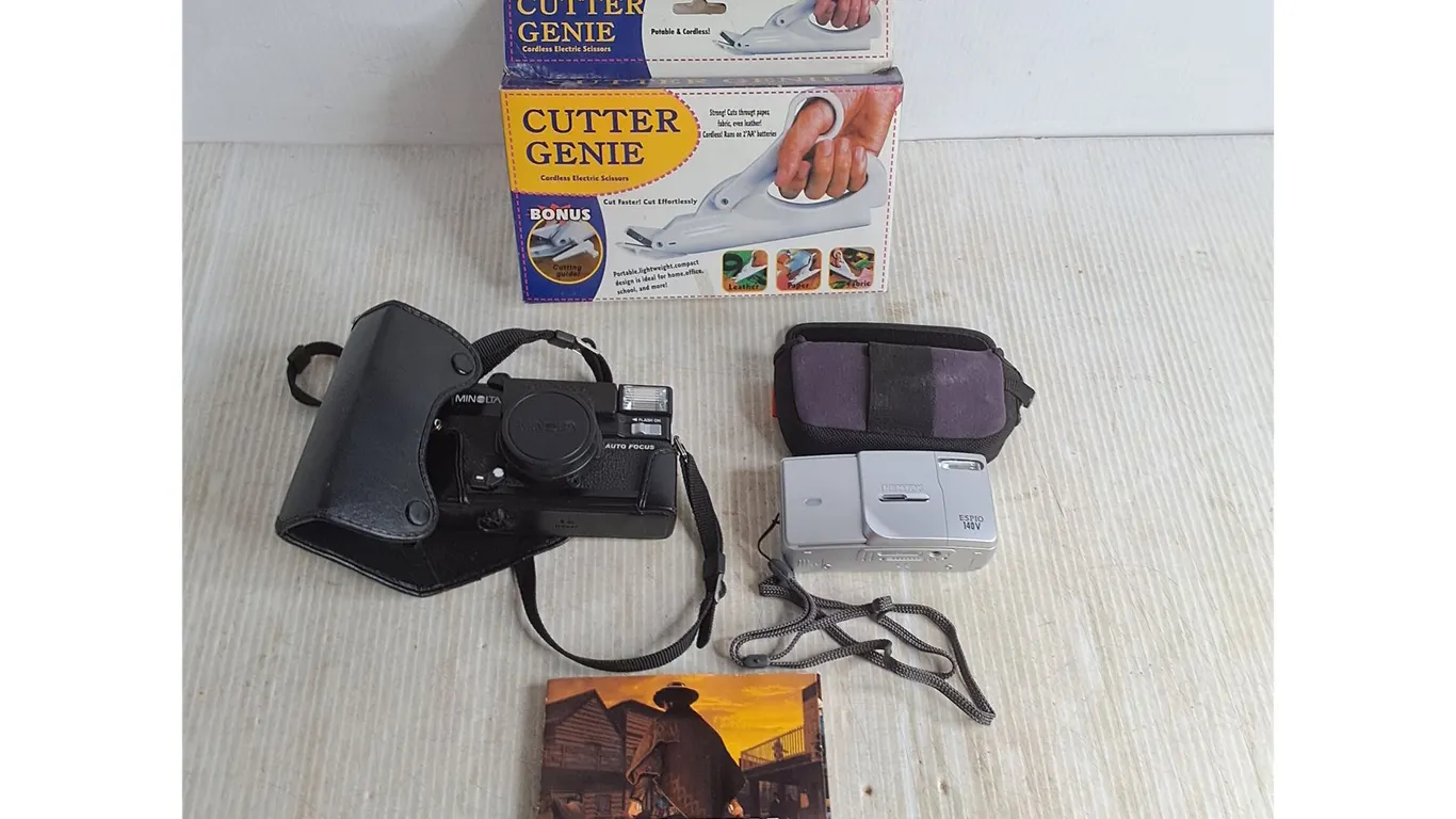 Cutter Genie, Cameras (Minolta & Pentax), "Western Outlaw" PC Game