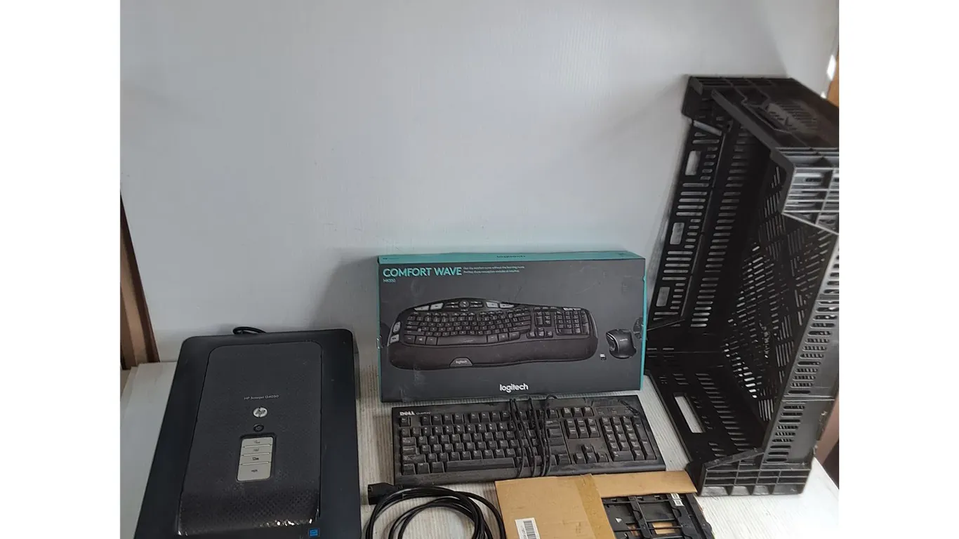 HP Scanjet G4050 - No Power Cord, Keyboards, Apparatus, 24x16x7" Crate