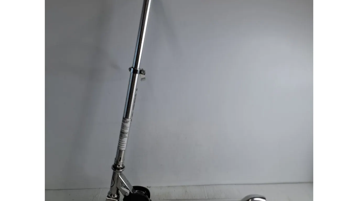 * Razor Scooter - 32" High x 23" Length - Adjustable Height, Pickup Only