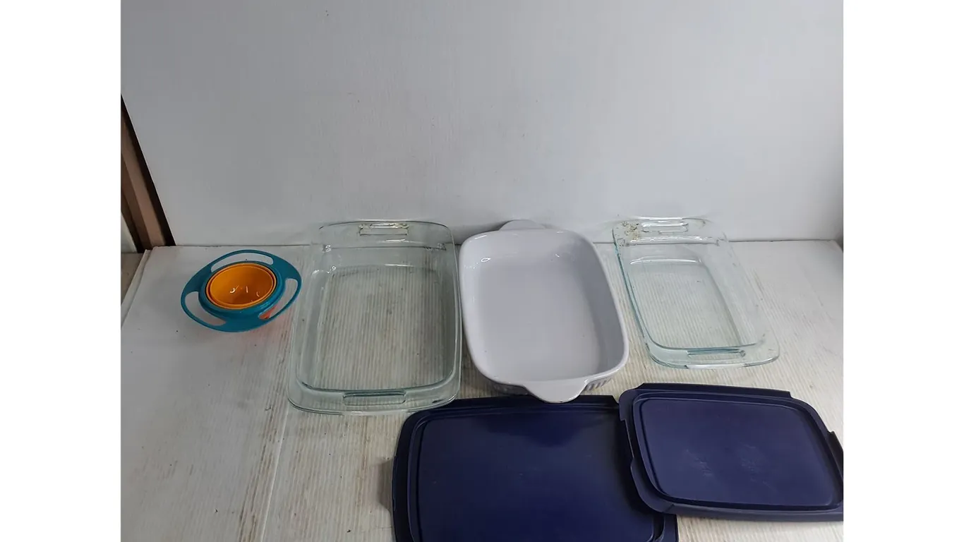 (3) Oven Safe Dishes, Random Lids, Gyro Bowl