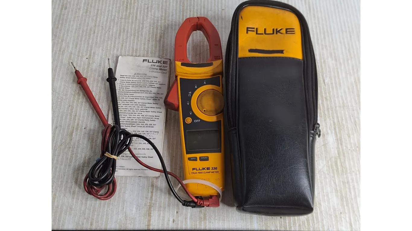 Fluke 336 Clamp Meter - Untested w/Case