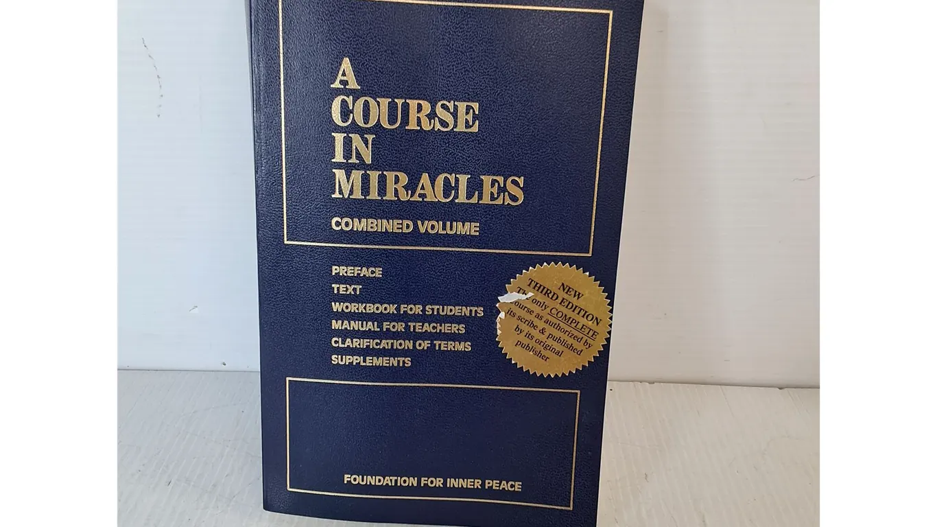 A Course In Miracles Student Workbook/ Teacher Manual