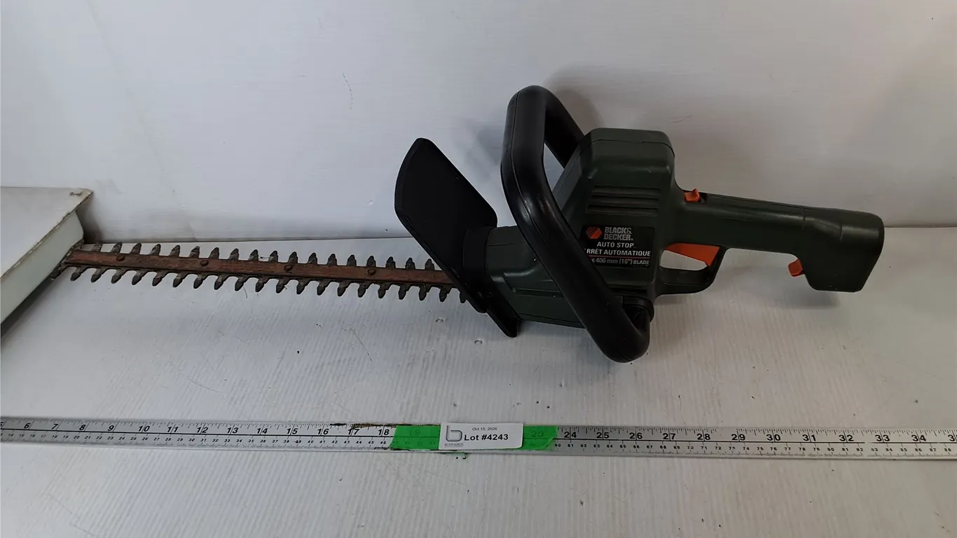 Black & Decker Electric Hedgetrimmer- Powers On, Can't Ship