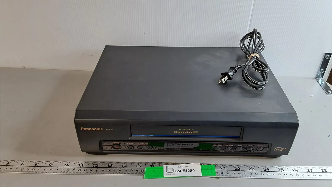 Panasonic VHS Player- Powers On