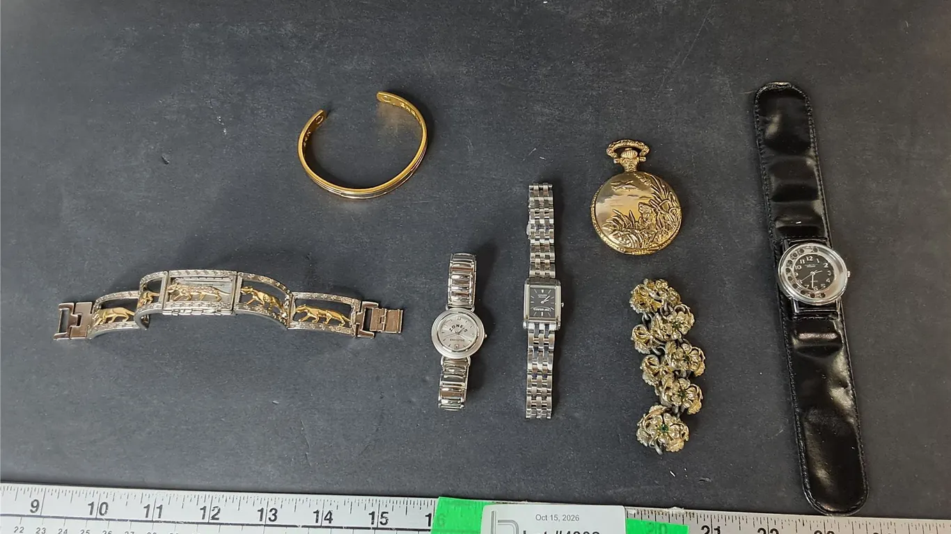 Women's Wrist Watches, Bracelets. Pocket Watch