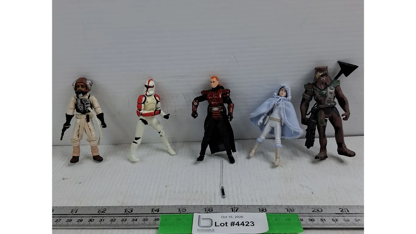 (4) Star Wars Action Figures - Cannot Authenticate
