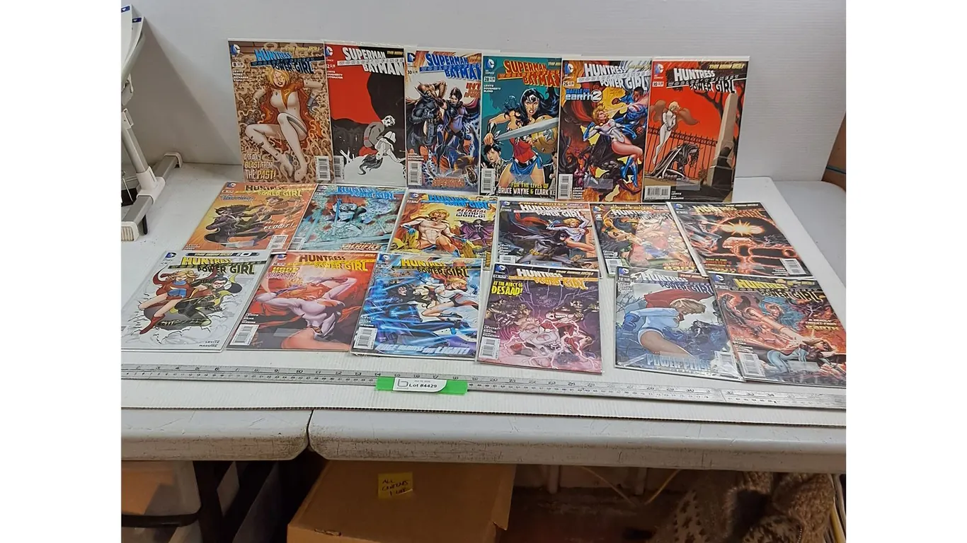 (34) DC Comics in Protective Sleeves - Cannot Authenticate