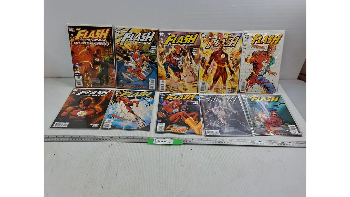 (23) DC Comics "The Flash" In Protective Sleeves - Cannot Authenticate