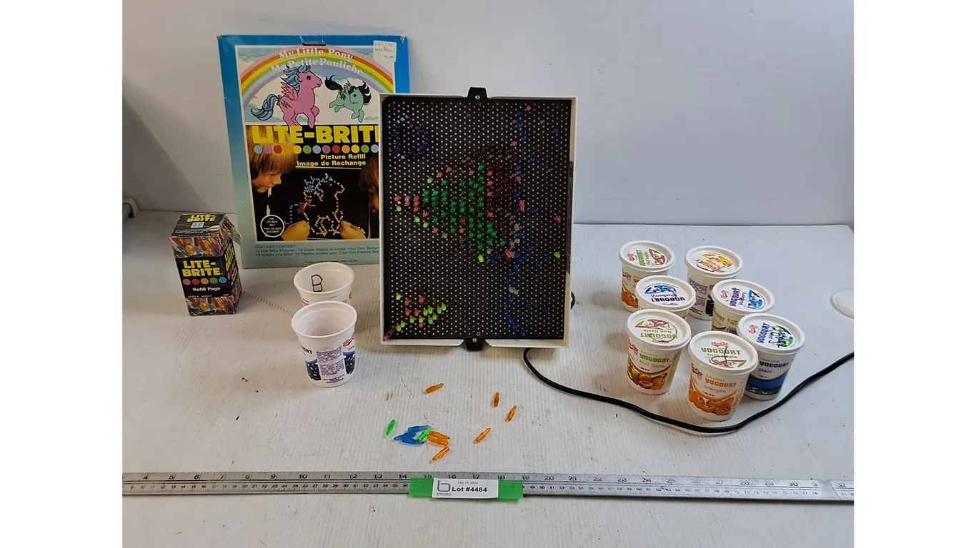 Lite-Brite Art Lamp, Picture Refills, Pegs of Various Colors - Powers On - As Is