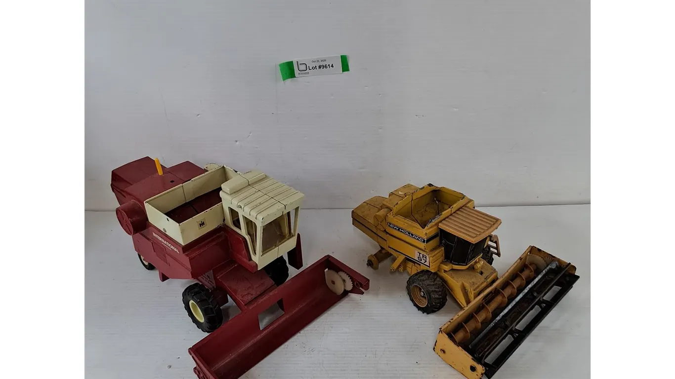 (2) Die-Cast Toy Combines, International Hydrostatic, New Holland Twin Rotor As-Is