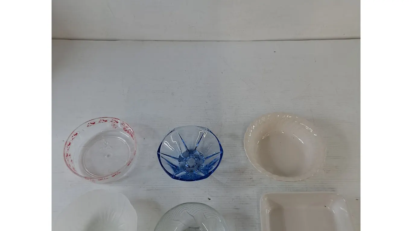 (6) Assorted Bowls, (2) Ceramic, Plastic, and Glass, Sterilite, Pasari, Oven Proof All As-Is