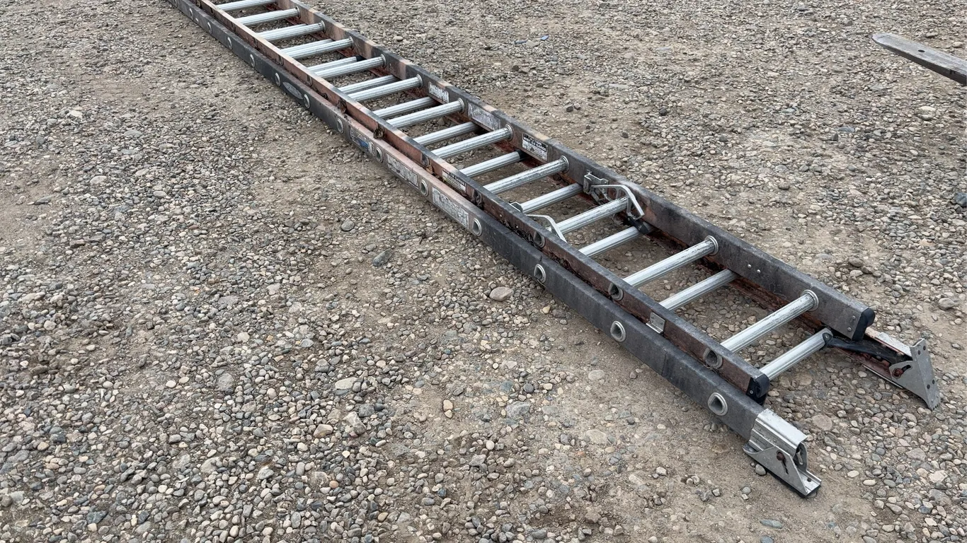 Fiberglass Extension Ladder